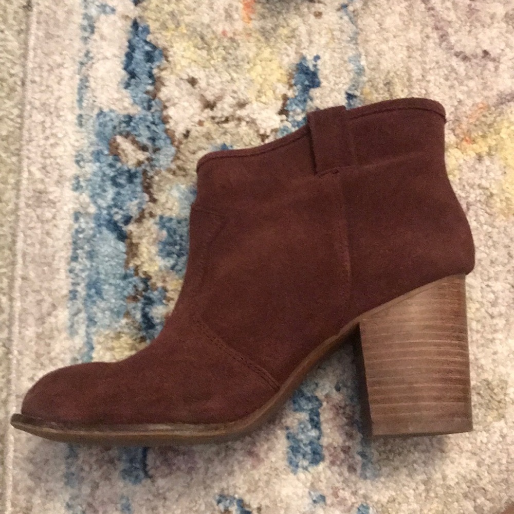Maroon Booties - Picture 4 of 5